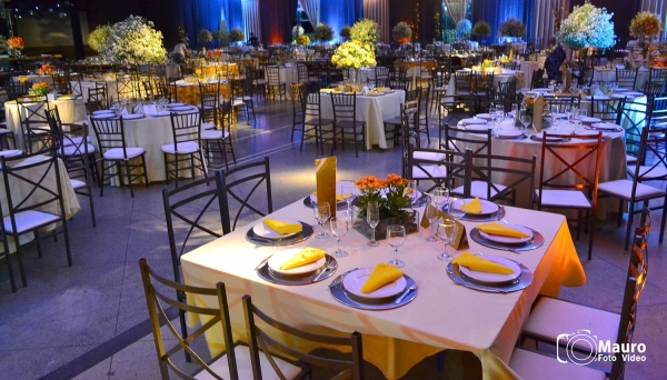 Jantar, no salão do ATC, teve assinatura do Buffet Massine?s (Imagem: Mauro Foto Vídeo).