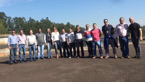 Visita à estrutura de tratamento de esgoto operada pela Sabesp em Adamantina (Foto: Cedida).