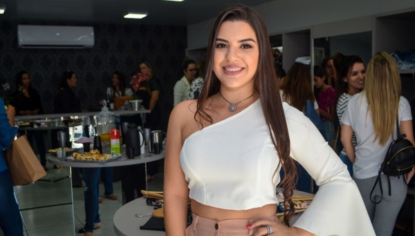 Daiane Angeli Cardoso apresenta Vestiliê, nova loja de moda jovem feminina em Adamantina (Fotos: Maikon Moraes).