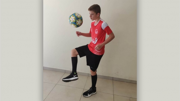 Murilo Vergílio, 13 anos, aluno do projeto, vai participar representado a Instituição Capaz (Divulgação).