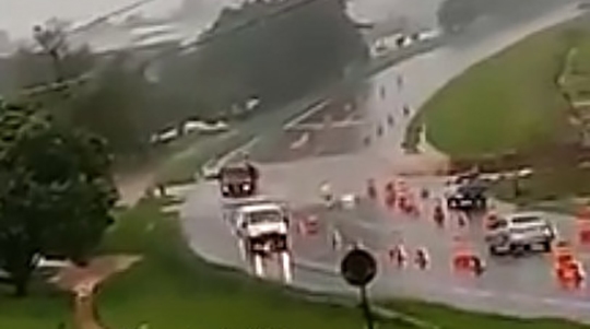 Trecho da SP-294, em Quintana, exige atenção redobrada dos motoristas (Reprodução/Visão NotÃcias).