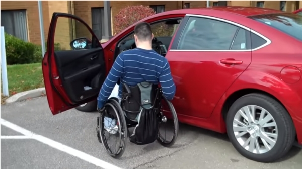 Governo do Estado de São Paulo fará mudanças no sistema que garante às pessoas com deficiência (PCD) a isenção de IPVA (Reprodução/Youtube).