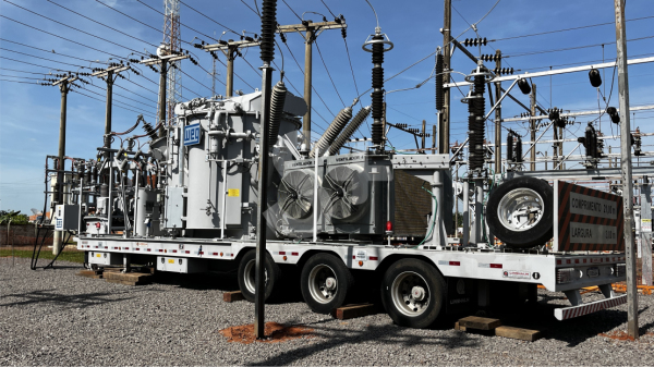 Subesta??o m?vel d? suporte ao sistema de abastecimento em Adamantina, durante os servi?os de manuten??o e melhorias (Foto: Siga Mais).