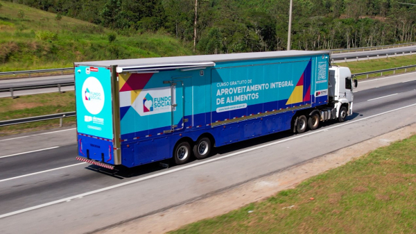 Carreta do programa Caminho da Capacitacao (Divulgacao/Gov SP).