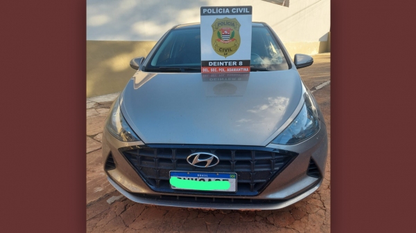 Carro que era usado pelas mulheres foi apreendido (Divulgação/Polícia Civil).