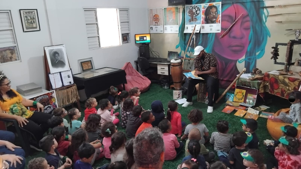 Atividade de educacao antirracista na Casa Afro (Cedida).