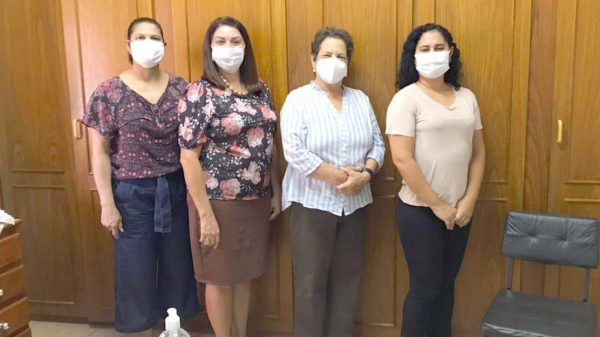 Representantes da Instituição Carlos Pegoraro (Casa do Garoto) durante assinatura dos Termos de Colaboração (AI/IR do Bem).