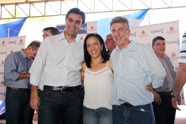 Secretário da Habitação Rodrigo Garcia, Ângela e o vice-prefeito Dilsinho