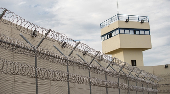 Segundo a SAP, cerca de 30 mil profissionais da linha de frente nos presídios foram vacinados entre abril e maio deste ano e 69.116 pessoas presas já foram vacinadas (Foto: GovSP).