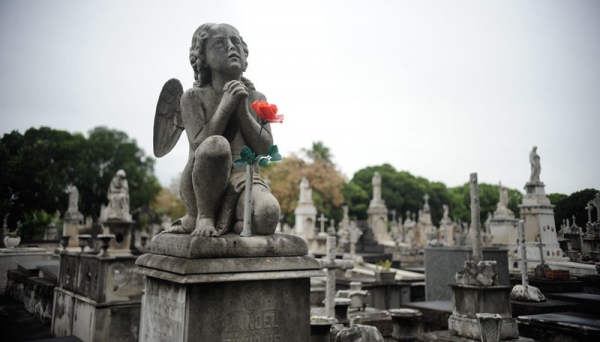 Acusados de comercializar jazigos de cemitério municipal são condenados pela Justiça (Foto: Tânia Rêgo/ Agência Brasil).