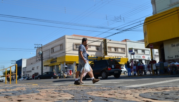 Brasil na Copa: comércio, bancos e repartições públicas têm horário especial nesta quarta-feira