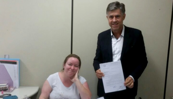 Pedido para construção e CCI foi protocolado pelo prefeito na Secretaria Estadual de Assistência Social (Foto: Assessoria de Imprensa).