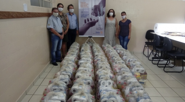 Novo lote de cestas básicas já foi entregue por representantes da campanha ao Fundo de Solidariedade e Secretaria Municipal de Assistência Social (Divulgação).