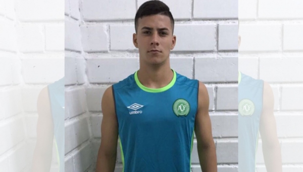 Eduardo Jassi  tem 15 anos e vai integrar o elenco da Chapecoense, em Santa Catarina (Foto: Facebook).