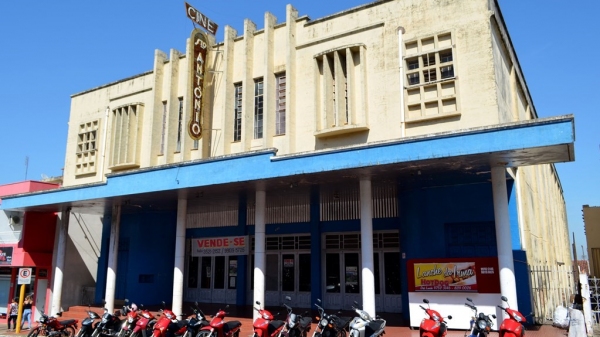 Prédio do antigo Cine Santo Antônio vai abrigar o ponto de atendimento e a sede administrativa do Sicoob Nosso (Arquivo: Siga Mais)