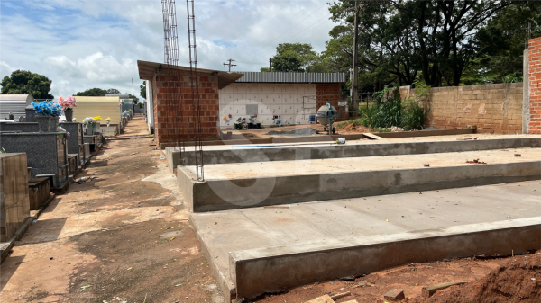 Novo conjunto de m?dulos verticais para sepultamento em constru??o no Cemit?rio Municipal de Adamantina (Siga Mais).