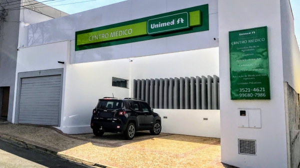Vacinação é realizada no Centro Médico Unimed Adamantina, à Avenida Rio Branco, 310, centro (Foto: Siga Mais).