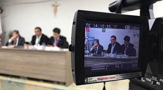 Sessão é transmitida ao vivo, em vÃdeo, pela fanpage da Câmara Municipal e pelo canal TV Cidade (para clientes da operadora goodU), e também, apenas em áudio, pelas emissoras de rádio Life FM e Brasil FM (Foto: Siga Mais).