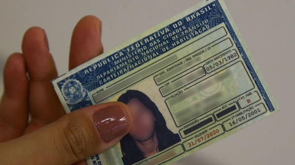Segundo a nova resolução, os documentos de habilitação vencidos em 2020 ganharam mais um ano de validade (Marcello Casal jr/Agência Brasil).