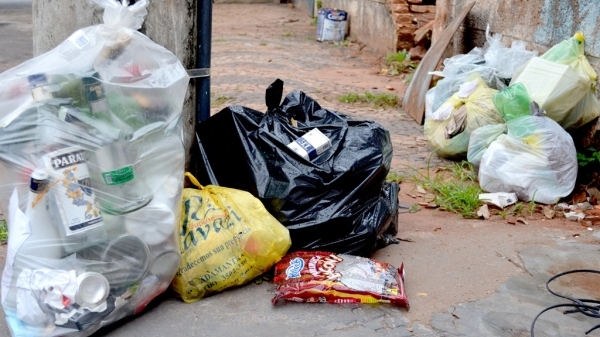 Há coleta de lixo orgânico e lixo reciclável, realizado pela Prefeitura, em Adamantina (Arquivo/Siga Mais).