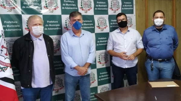 Reunião foi realizada na manhã desta terça-feira (8) com pautas relacionadas à Covid-19 e comércio (Divulgação/PMA).