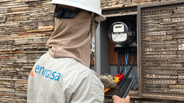 Irregularidades colocam em risco a seguranca da comunidade e oneram o bolso dos que pagam a conta em dia (Da Assessoria).