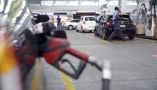 Procon recomenda que o consumidor, ao denunciar um fornecedor (posto), informe endereço, preços praticados e, se possÃvel, cupom fiscal (Foto: Marcello Casal Jr/Agência Brasil).