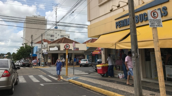 Atualmente, comércio de Adamantina funciona dentro da fase laranja do Plano SP (Foto: Siga Mais).