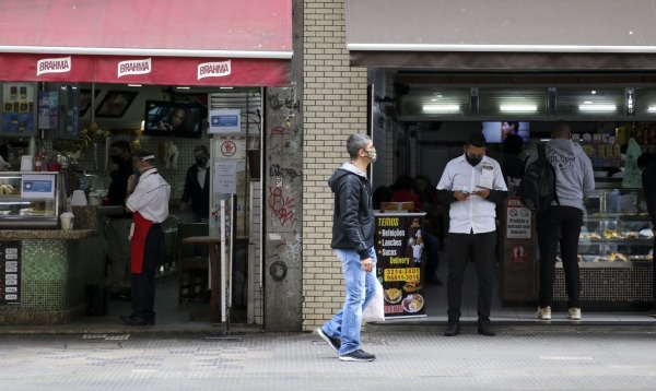 Após inscrição no Portal do Empreendedor, o candidato a MEI manifestará sua concordância com o conteúdo do Termo de Ciência e Responsabilidade com Efeito de Dispensa de Alvará de Licença de Funcionamento (Foto: Rovena Rosa/Agência Brasil).