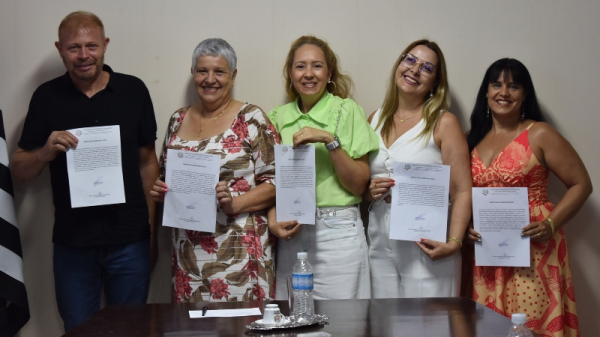 Keller e Iraci, novos eleitos, Adriana, C?ssia e T?nia, reeleitos, no Conselho Tutelar de Adamantina (Divulga??o/PMA).