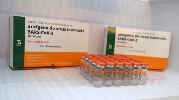 Evidências cientÃficas disponÃveis até o momento sugerem que há benefÃcios e segurança para a utilização da vacina CoronaVac na população pediátrica (Divulgação/GovSP).