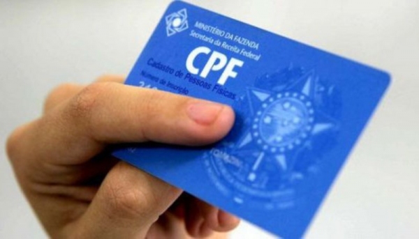 A partir da próxima semana, atualização do CPF poderá ser feita no site da Receita Federal, sem taxas (Imagem: Ilustração).