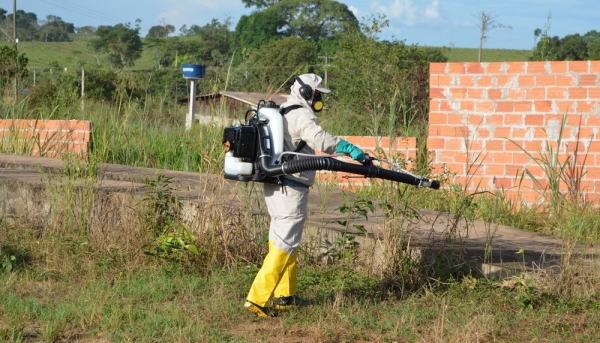 Prefeitura fez nebulização na área onde reside a paciente (Foto: Reprodução/Site Tupã Notícias).
