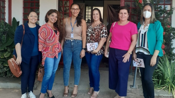 Representantes do CREAS de Adamantina e do Centro de Referência da Mulher de Araçatuba (Da Assessoria/PMA).