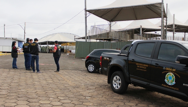 Profissionais do Crea-SP realizam fiscalização do Adamantina Rodeo Festival, que acontece na próxima semana no recinto poliesportivo de Adamantina (Da Assessoria).
