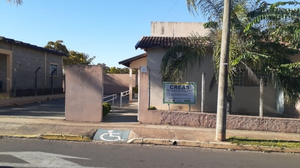 CREAS que está localizado na Rua Roberto Antonio Romanini, s/n funciona de segunda a sexta-feira das 7h às 16h  (Foto: Da Assessoria).