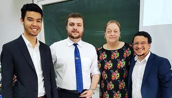 Primeiro módulo foi ministrado por Nelson Kobayashi e Rafael Galvão; na foto junto à coordenadora do curso de Direito, Profª Me. Mariângela de Castro, e reitor da UniFAI, Prof. Dr. Paulo (Foto: UniFAI).