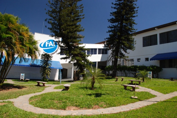 Prefeitura notifica FAI e quer R$ 70 mil de aluguel/mês pelo prédio do Campus I