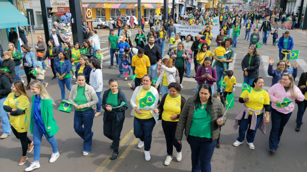Desfile de 7 de Setembro em Adamantina (Cedida/PMA).