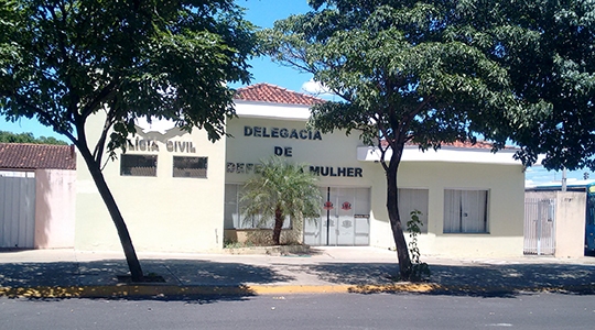 Delegacia de Defesa da Mulher (DDM), que apura crimes contra crianças e adolescentes, recebeu denúncia e pediu na Justiça a prisão cautelar do suspeito (Foto: Deinter 8).