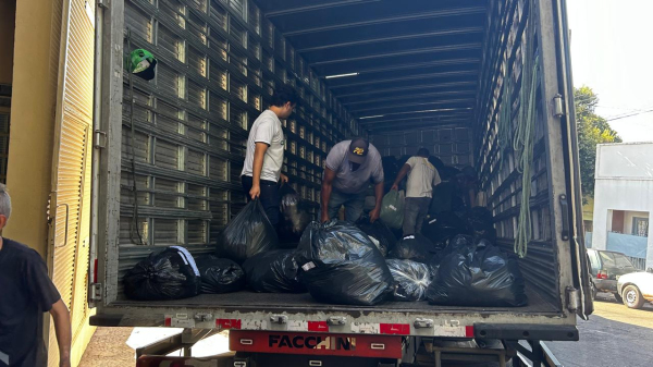 Carregamento feito em Adamantina com destino ao Rio Grande do Sul (Cedida/PMA).