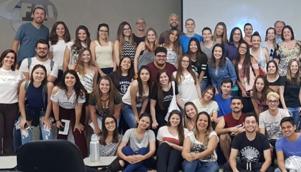 Estudantes de medicina vão acompanhar o progresso de um caso clínico fictício através de uma plataforma virtual de aprendizagem (Foto: Cedida).