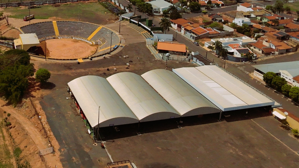 Feira da Mulher Empreendedora acontece no Recinto Poliesportivo de Adamantina (Foto: Fabio Chaves | @adtdrone).