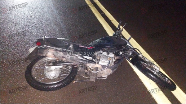 Moto envolvida no acidente (CCM/Artesp).