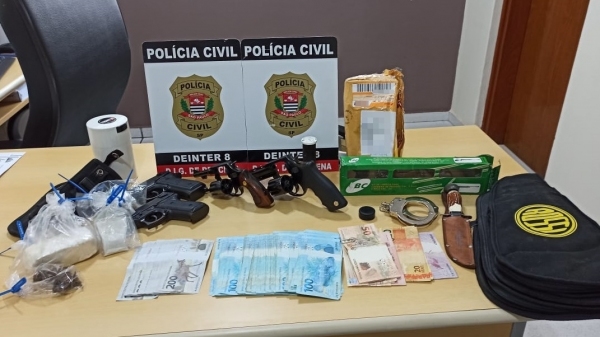 Materiais apreendidos na casa do suspeito (Cedida/Polícia Civil).