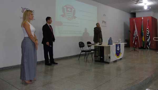 Palestra realizada pela Polícia Civil integra a Semana de Cidadania e Segurança, do Conseg de Adamantina (Foto: Cedida).