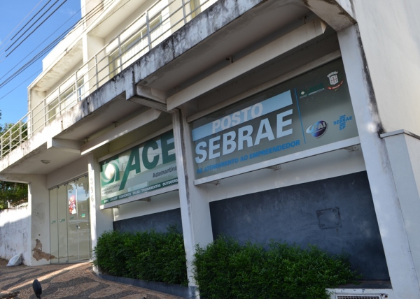 Inaugurado em 2008, PAE descentraliza para a cidade os serviços do SEBRAE-SP, e agora corre o risco de ser fechado, com decisão da Prefeitura de Adamantina (Foto: Acácio Rocha).