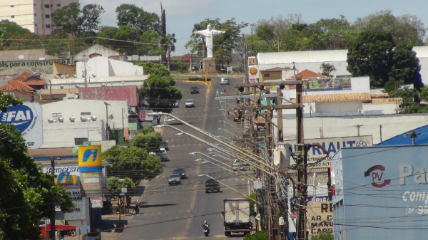 Avenida Marechal Castelo Branco, via de acesso, em Adamantina (Arquivo/Siga Mais).