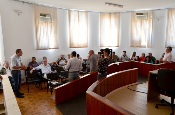 Representante da empresa e pessoal que trabalhou no evento cobra da Prefeitura pagamento de R$ 78 mil pelos serviços realizados (Foto: Acácio Rocha).