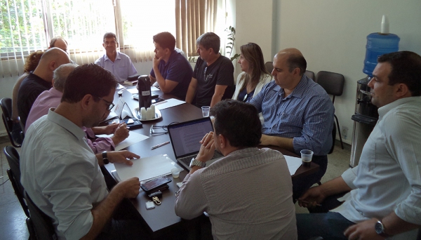 Reunião entre reitoria e vereadores foi realizada nesta quinta-feira, na Câmara Municipal (Foto: Da Assessoria) .